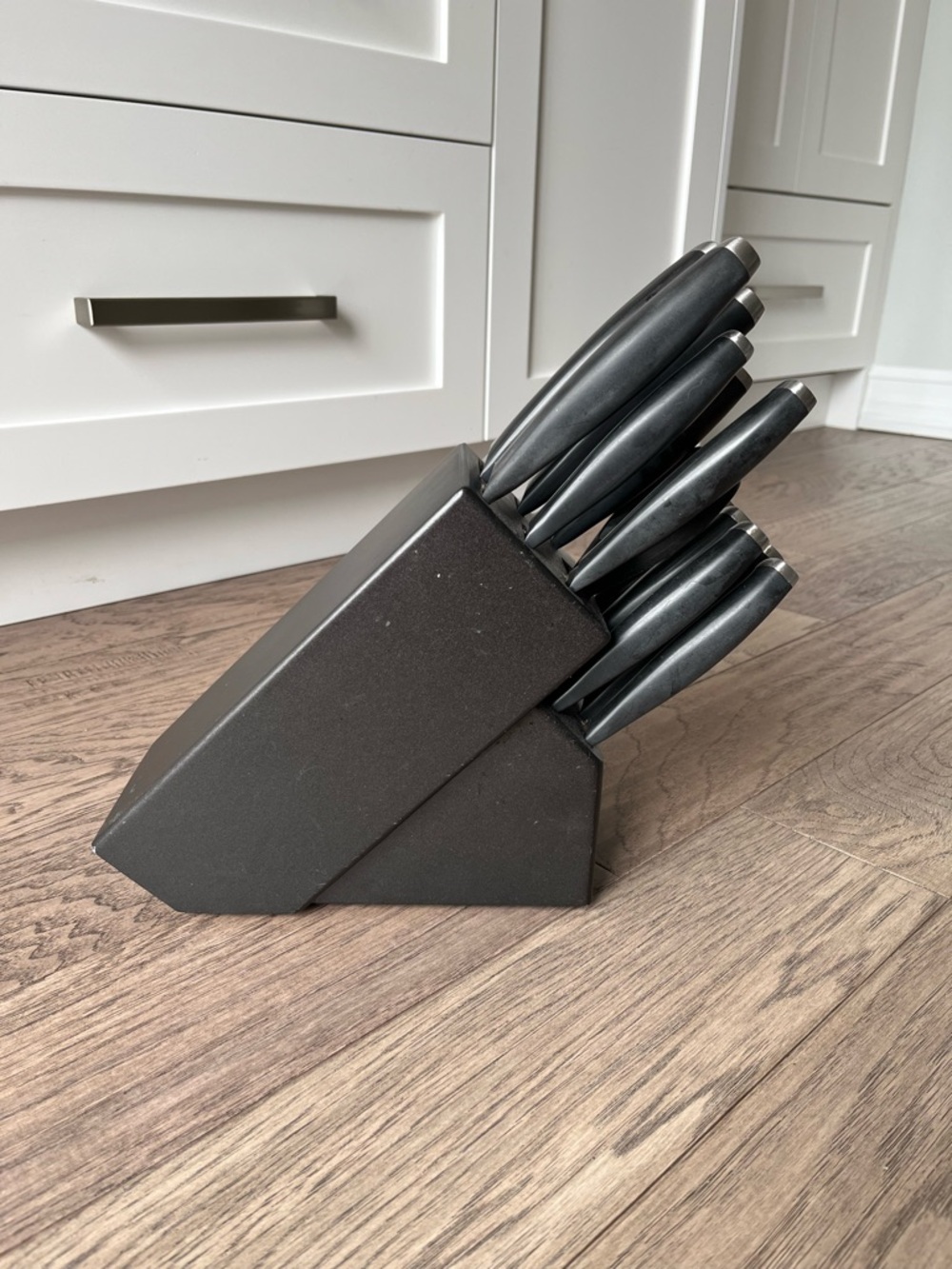 Henckels Signature 14-Piece Knife Block Set - Black - Picture 4 of 7